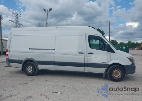 2015 Mercedes-Benz Sprinter 2500 High Roof из США, поврежденный, VIN WD3PE8DB4FP127306